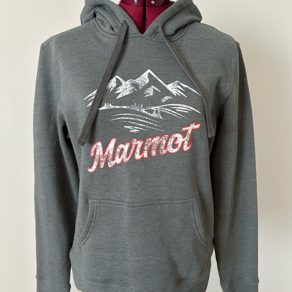 Marmot Gray Sweater with Mountain Graphic